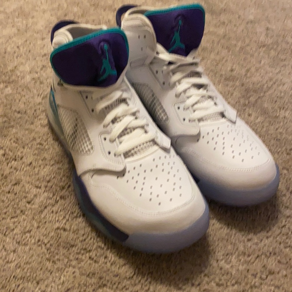 JORDAN MARS 270, WHITE REFLECT SILVER - NEVER WORN